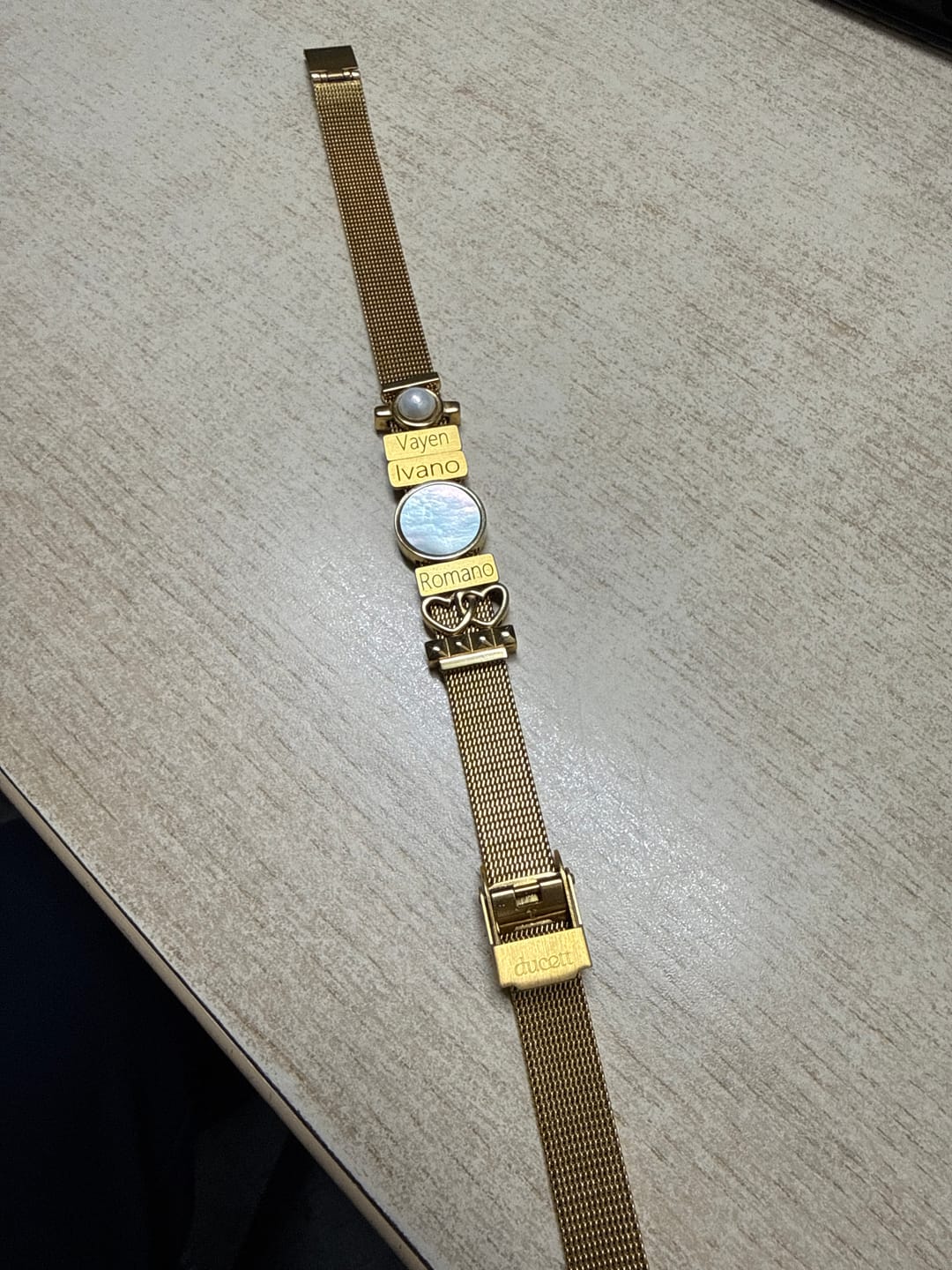 Customer photo review of Mesh bracelet gold luxe