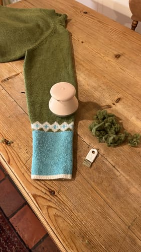 Customer photo review of Rechargeable Fabric Shaver