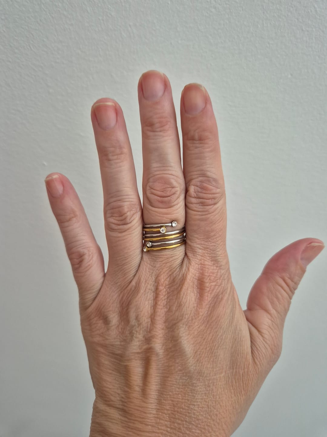 Customer photo review of Anel Espiral Fine Banhado em Ouro 18K