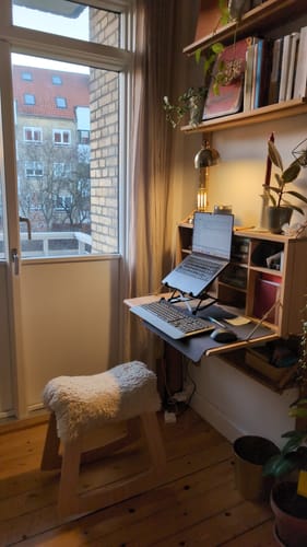Customer photo review of Nexstand K1 Carbon Fiber Laptop Stand
