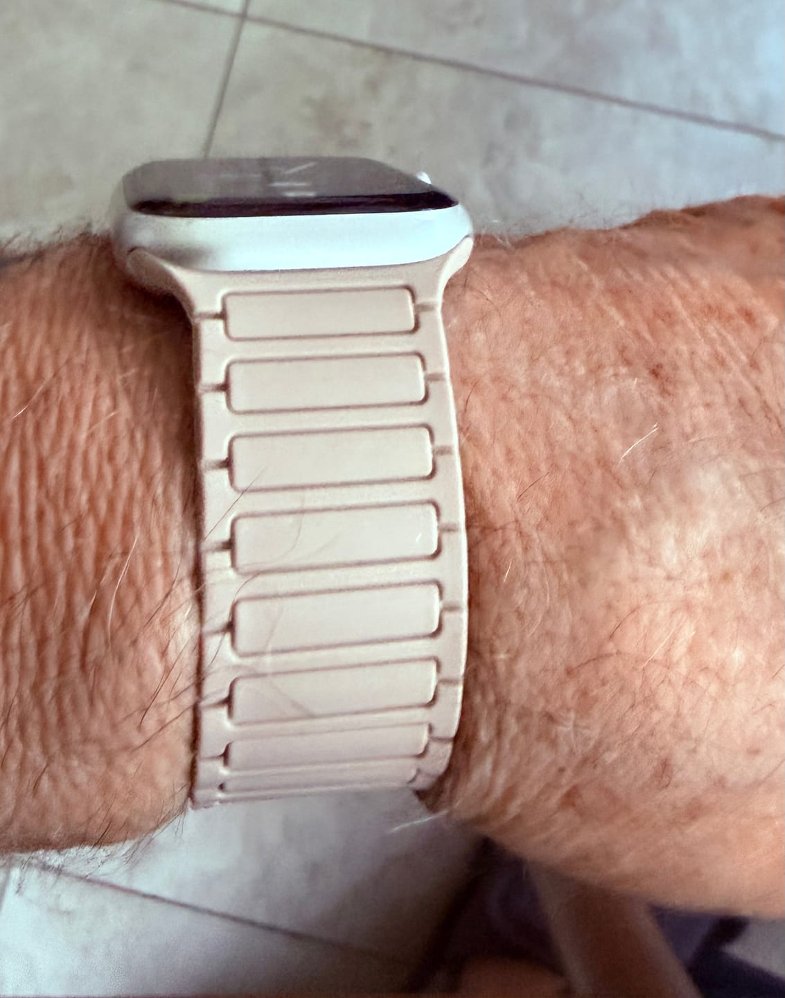 Customer photo review of Silicone Magnetic Link Strap for Apple Watch