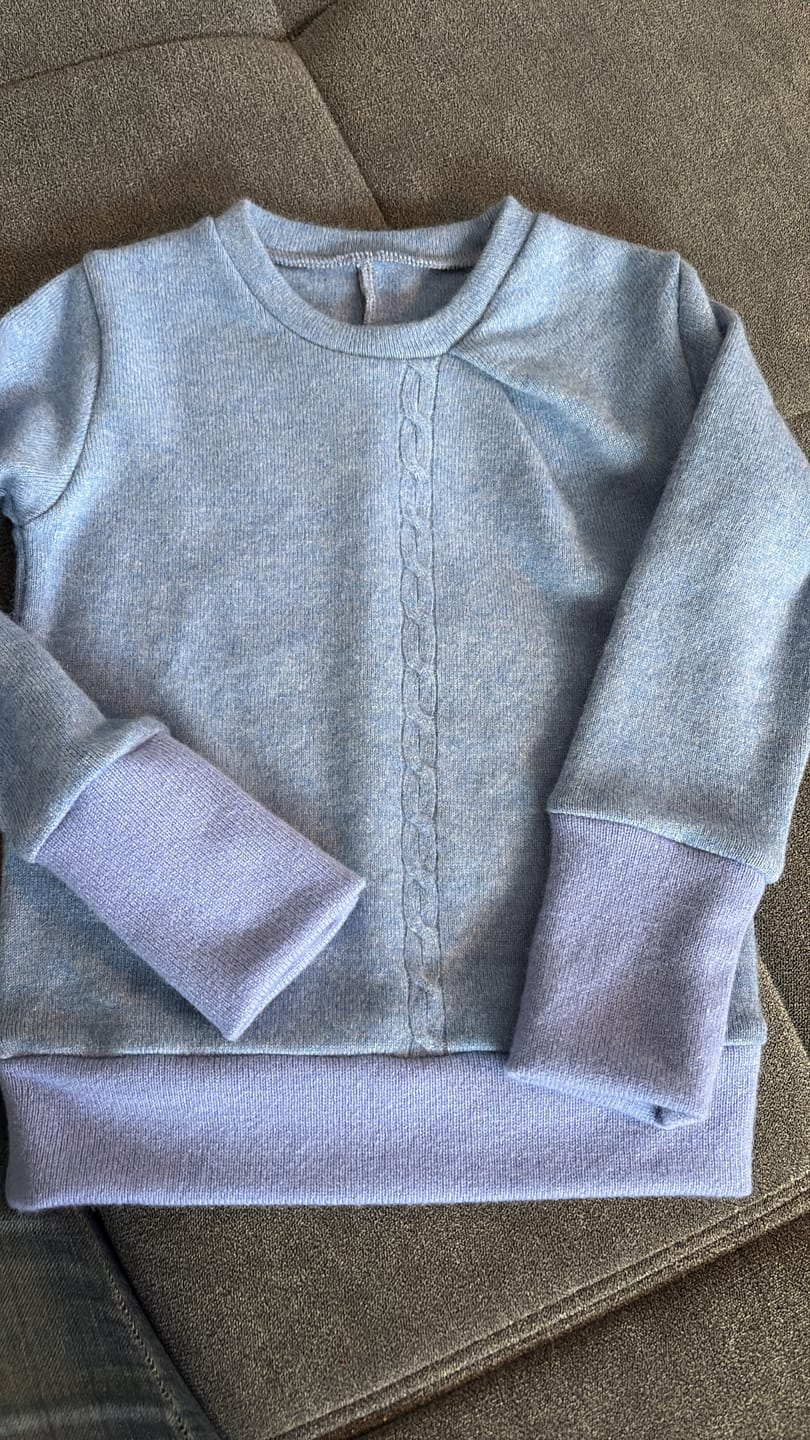 Customer photo review of Kaschmir Kinder Pullover mit der Falte Blau 98/104