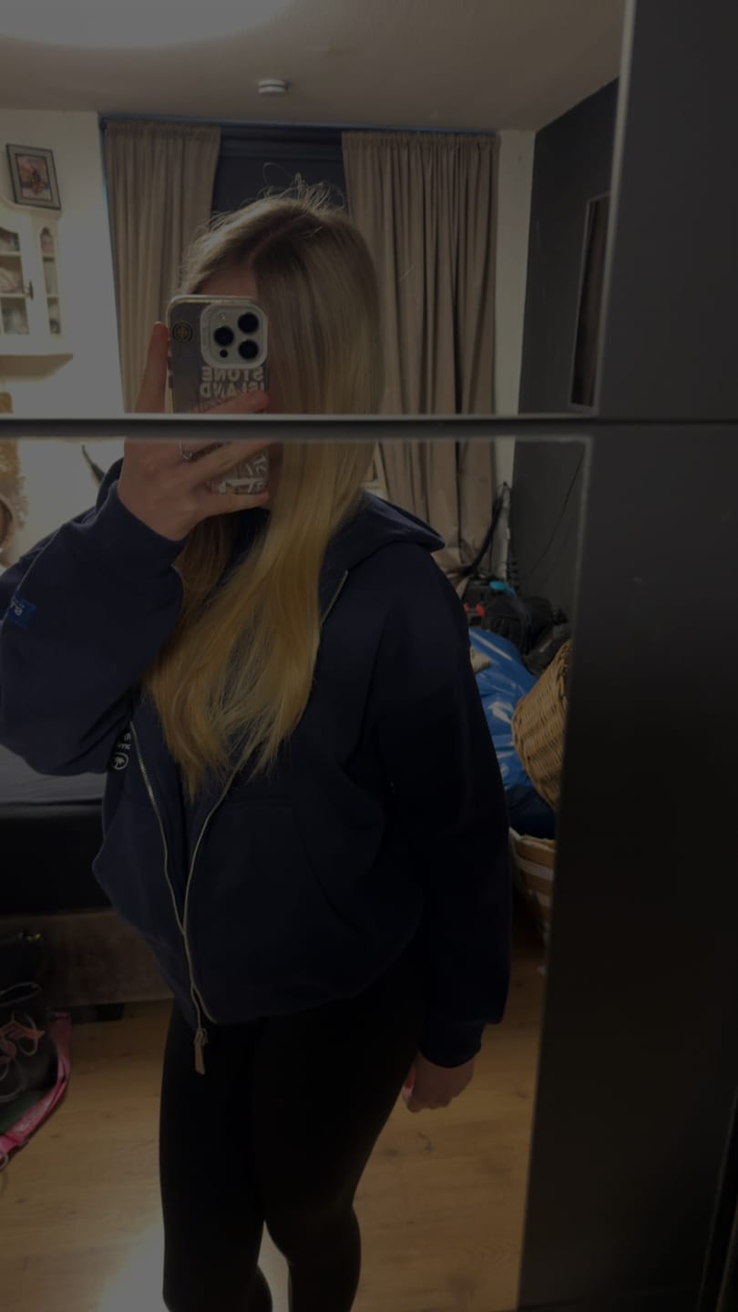 Kundenfoto-Bewertung von LABEL ZIP HOODIE NAVY
