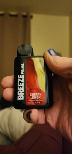Customer photo review of Breeze Prime Edition Disposable Vape