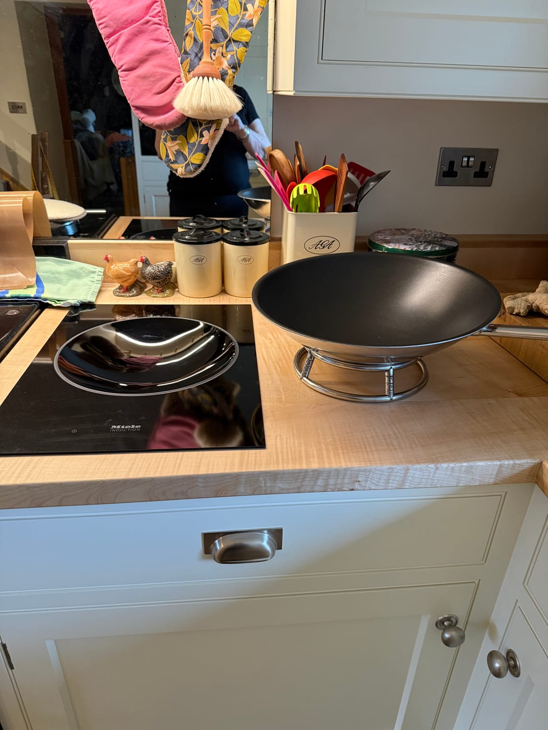 Customer photo review of Wok Stand for Induction Hob