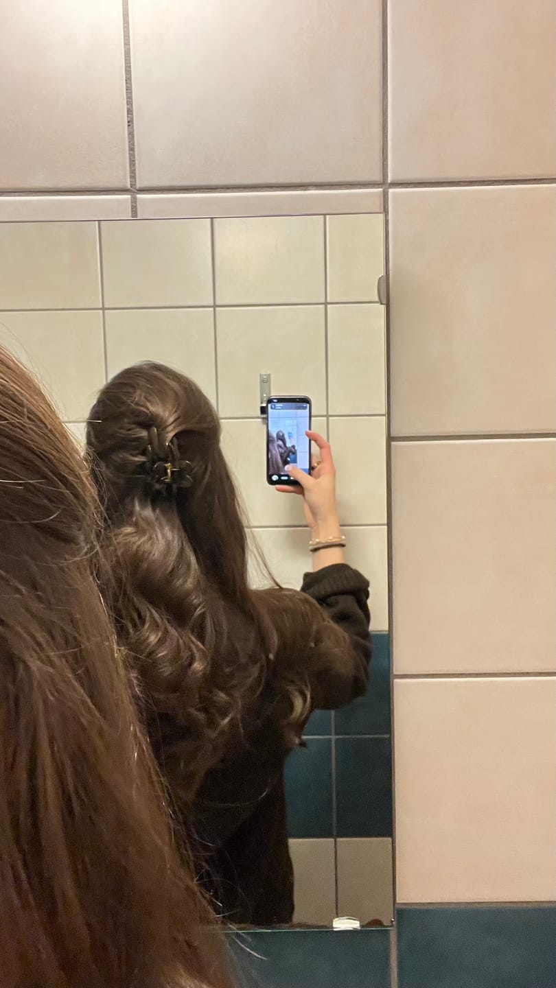 Customer photo review of Moa - Hair Clip