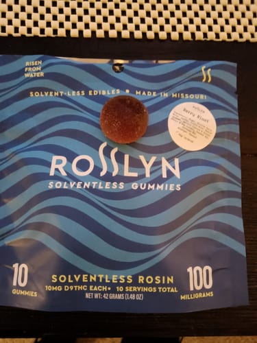 Customer photo review of Rosslyn Wave Gummies — Free Sample Pack (100mg)