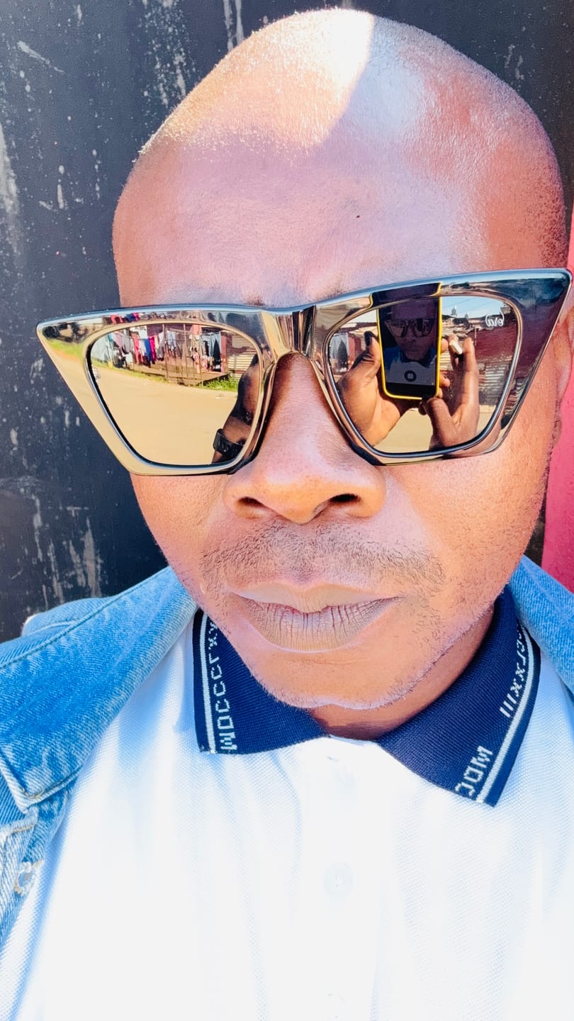 Customer photo review of Black Iconic Sunglasses