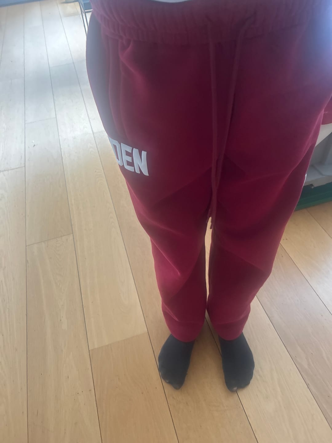 Customer photo review of GATED COMMUNITY STRAIGHT LEG SWEATPANTS BURGUNDY