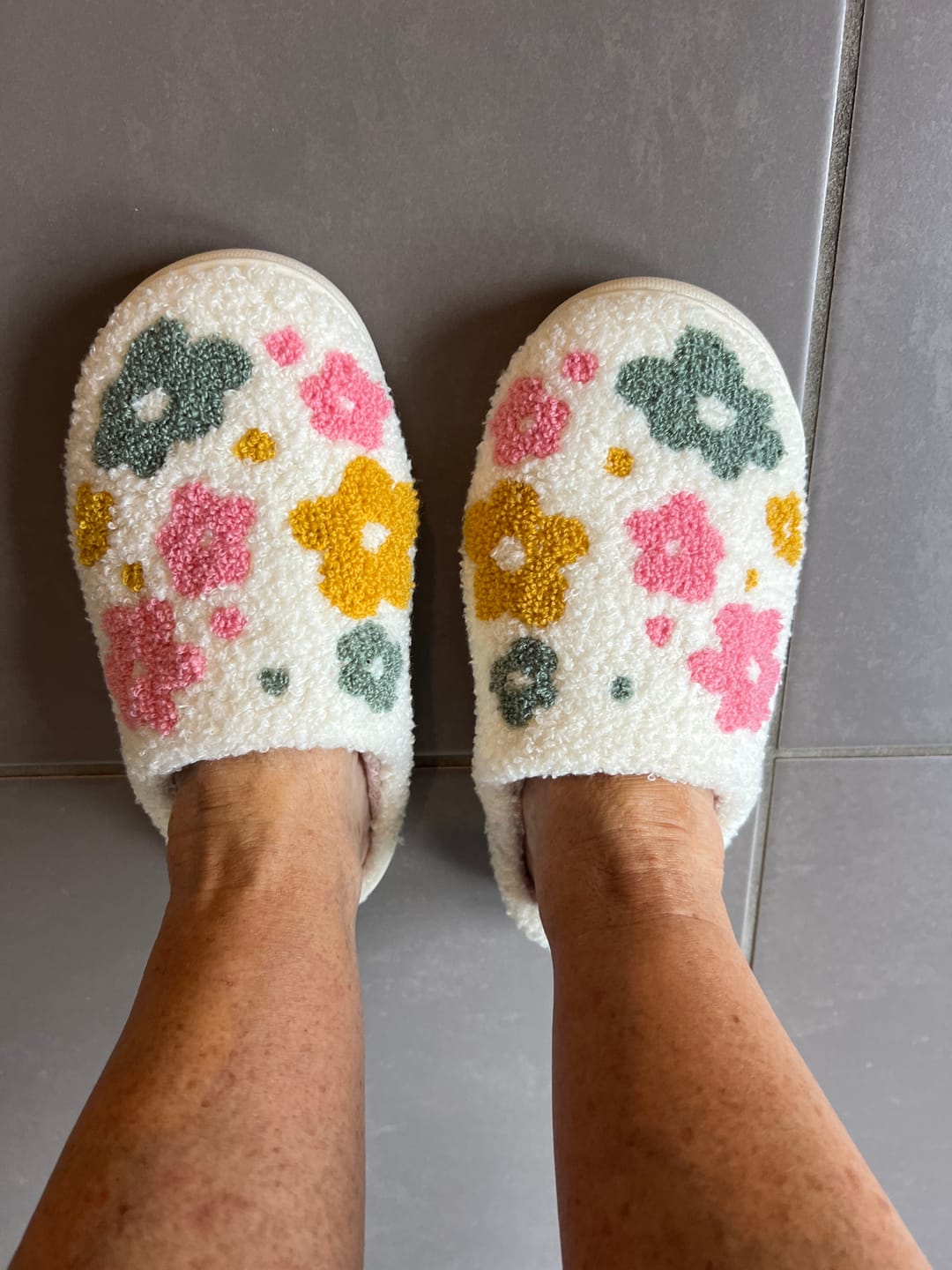 Customer photo review of Livia Flower Slippers