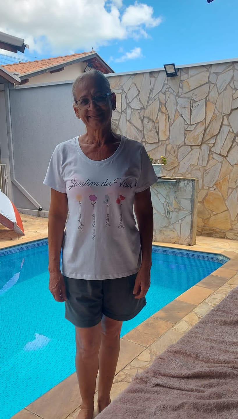 Customer photo review of Camiseta Personalizada Jardim da Vovó - BRANCA - Algodão 100%