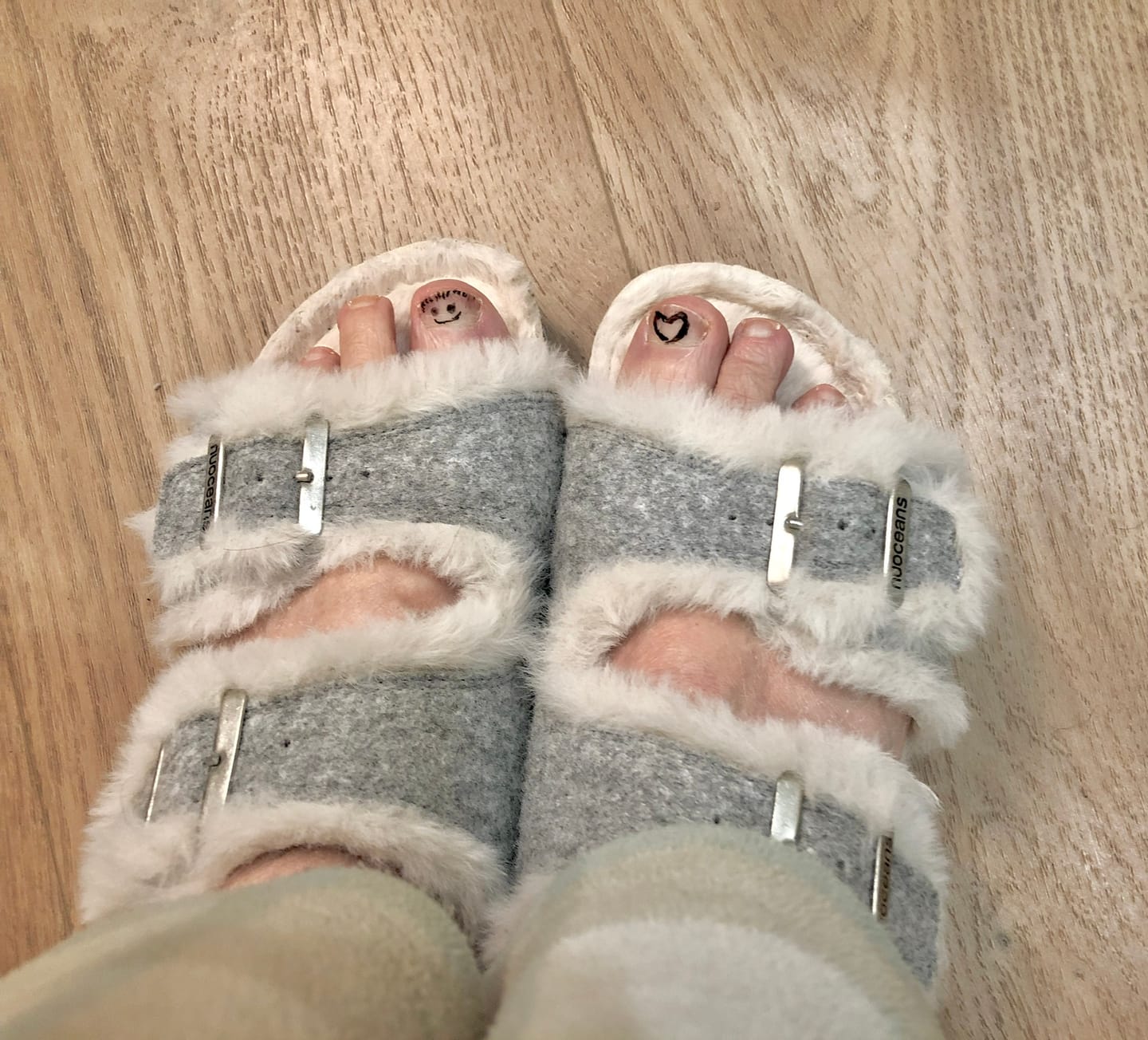 Customer photo review of FLUFF | Sandal Grey White