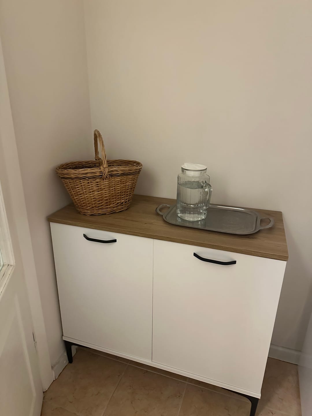 Customer photo review of Rani JE190 Kahve Köşesi Çok Amaçlı Dolap 2 Kapaklı Kiler Mutfak Dolabı Beyaz - Sepet Ceviz