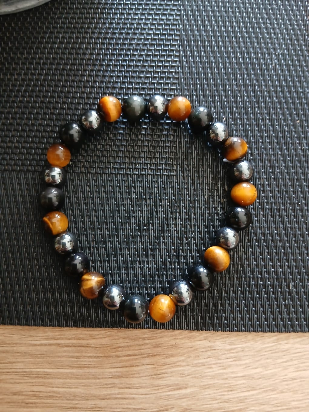 Customer photo review of Bracelet "3 Protections" en Oeil de Tigre, Hématite & Obsidienne Noire