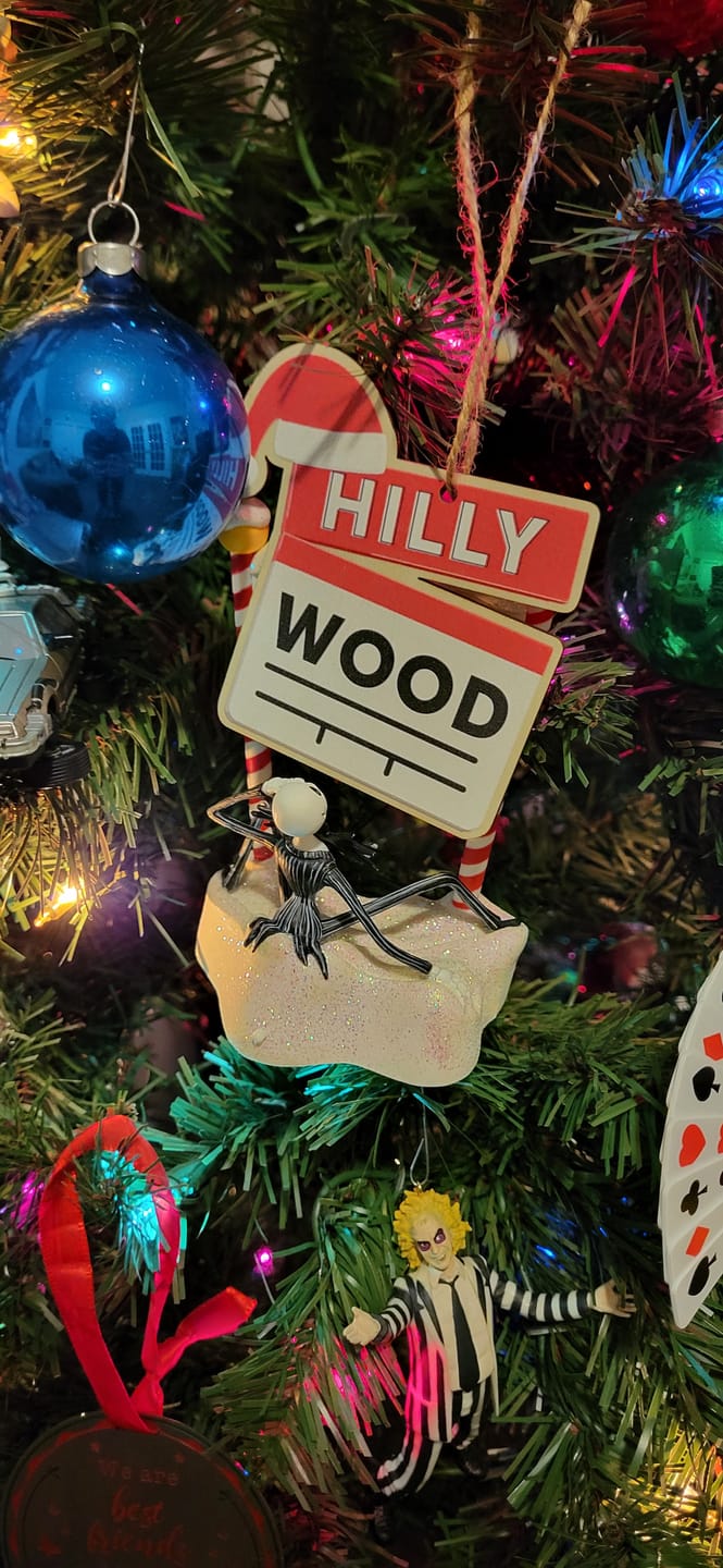 Customer photo review of Hillywood Ornament