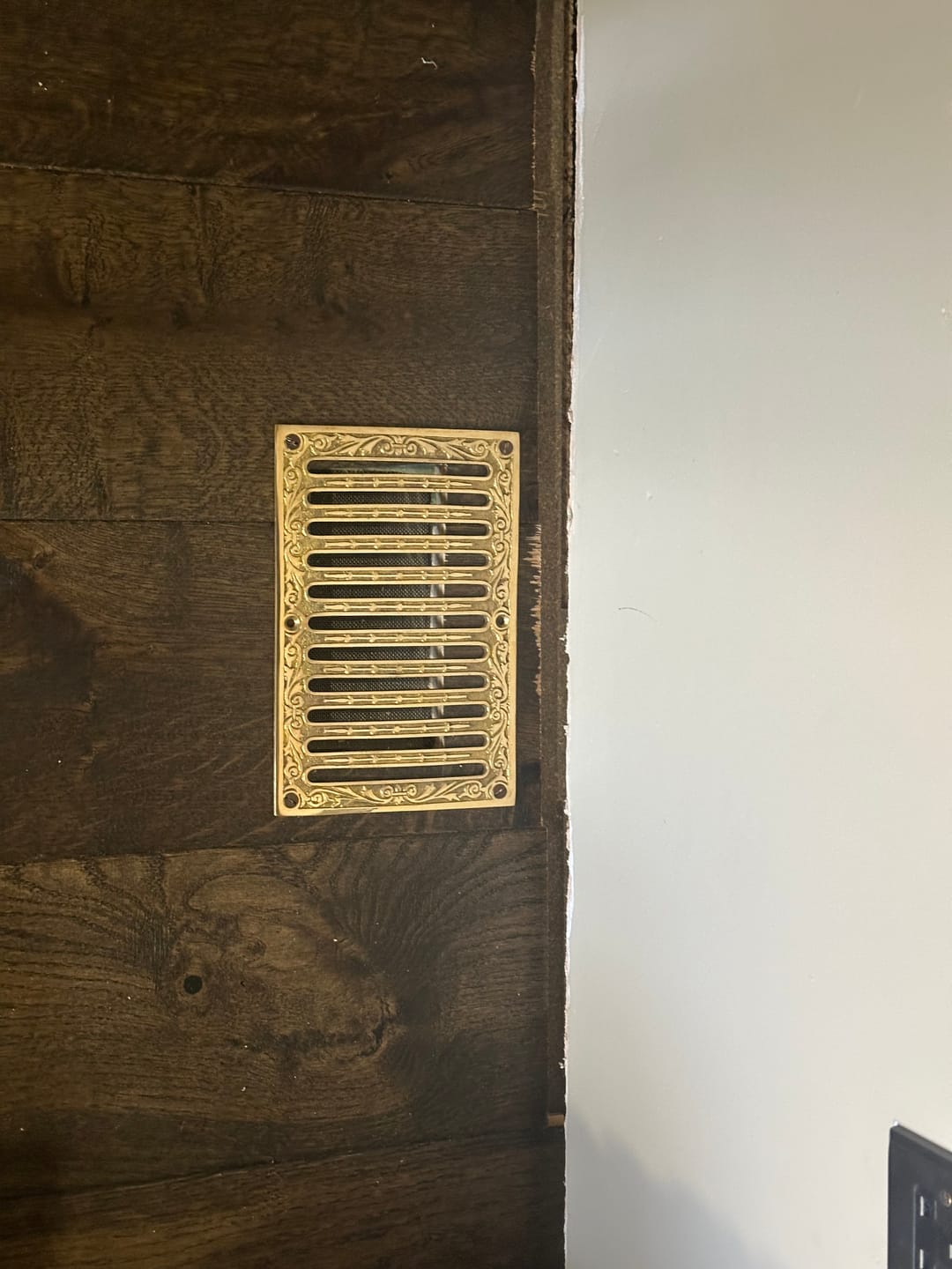 Customer photo review of Slotted Kenrick Air Vent · 9 x 6 Inch ·