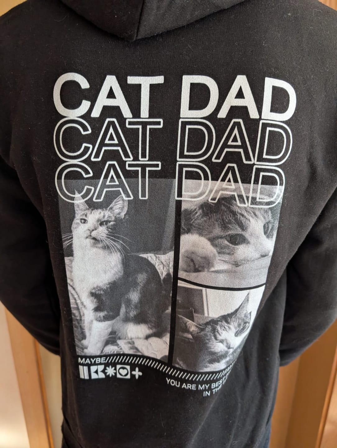 Customer photo review of Personalisierter Hoodie - Cat Dad