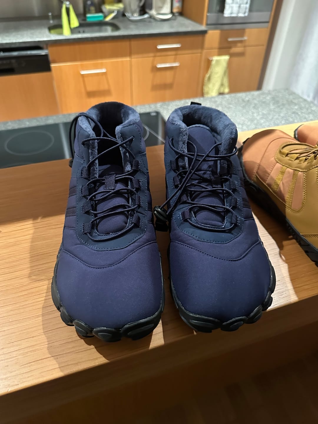 Customer photo review of Yeti-Barfussschuh