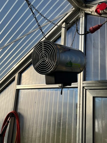 Customer photo review of Gewächshausheizung "Phoenix" mit 3 Stufen bis 2800 W und 460 m³/h Luftumwälzung