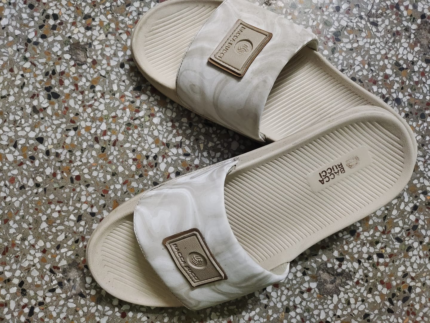 Customer photo review of Bacca Bucci Hologlide Comfort Slides