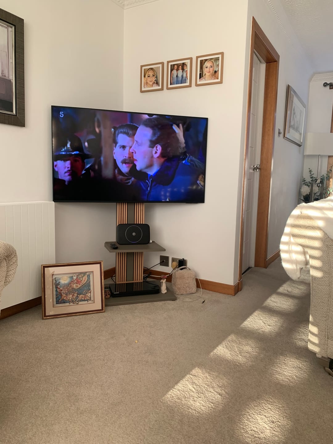 Customer photo review of ZEN FT65 Floor TV Stand