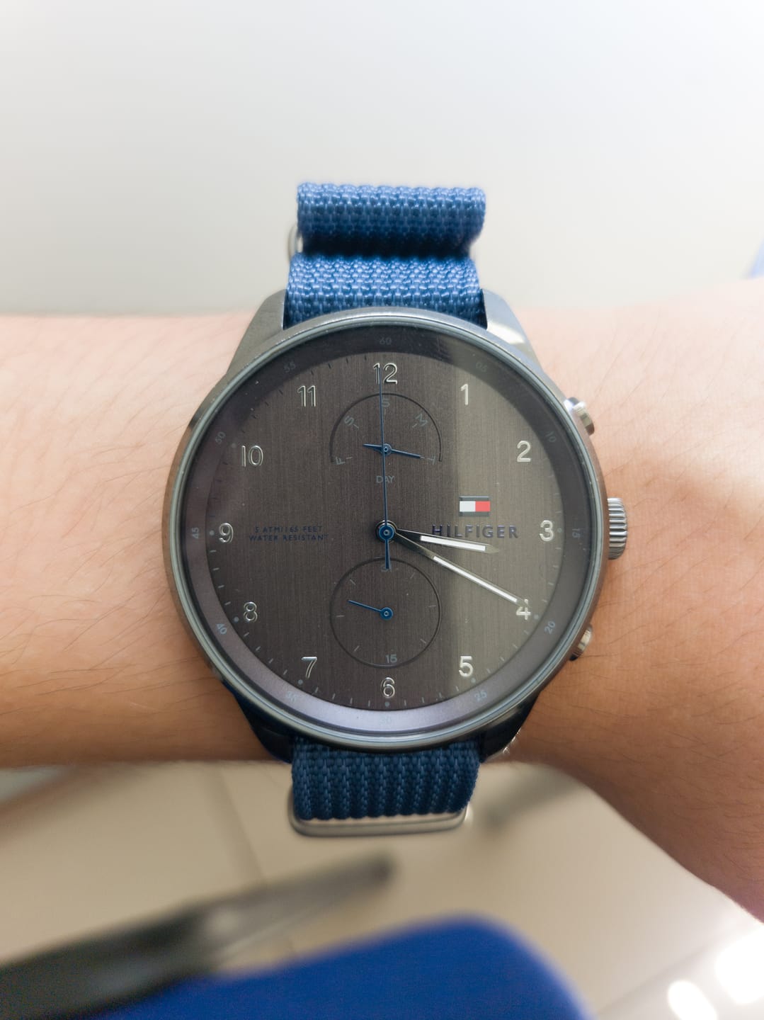 Customer photo review of Correa Nato Dando La Hora Azul