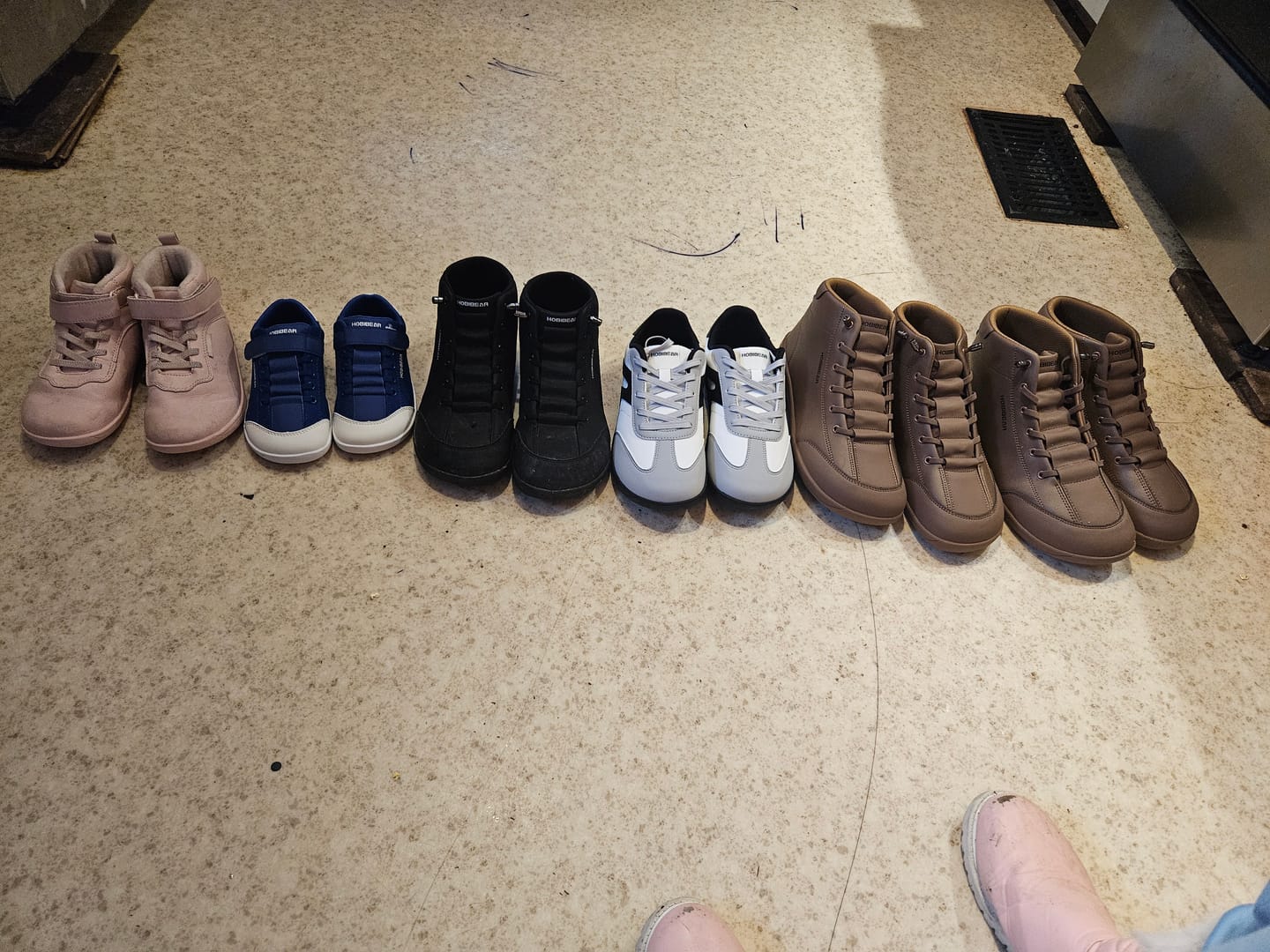 Customer photo review of Yew 2.0 - Barefoot Shoes