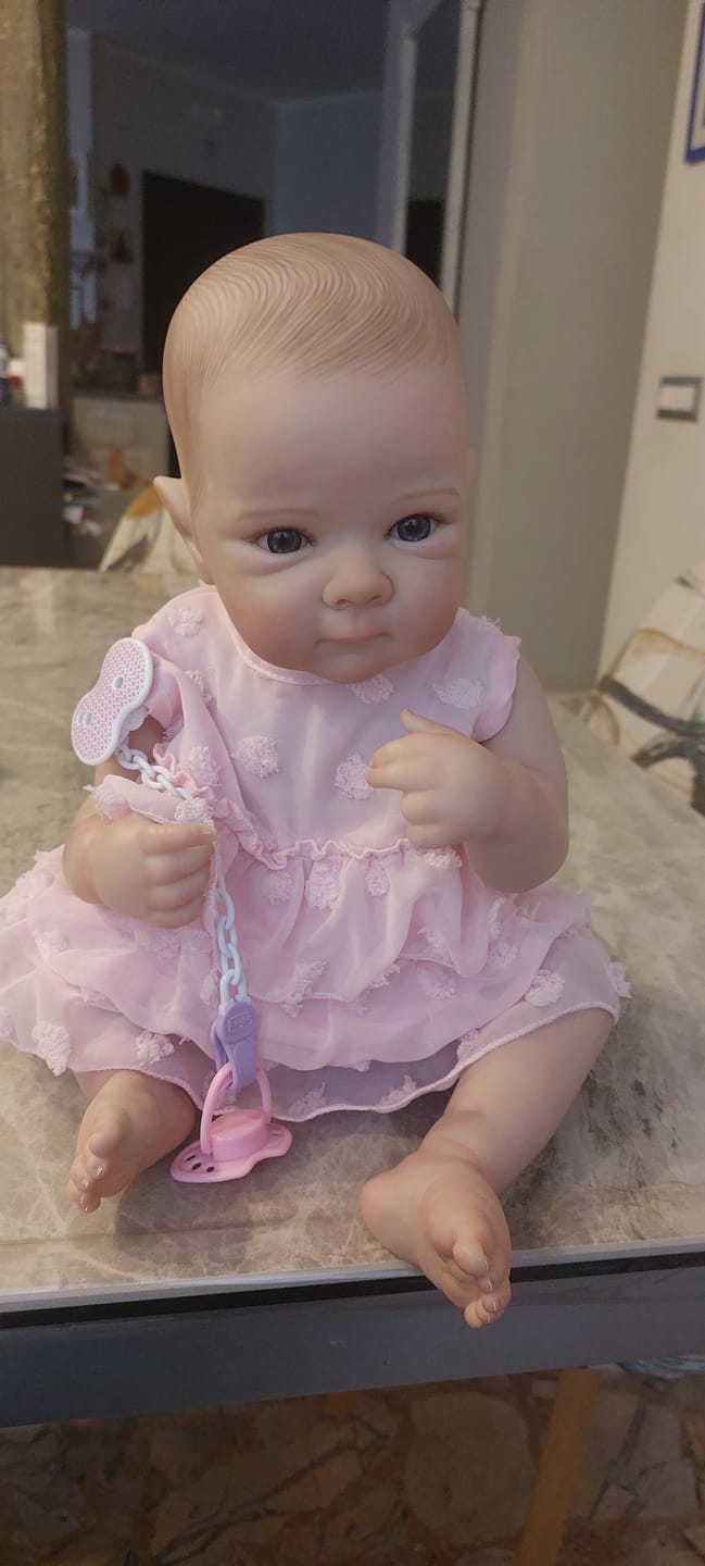 Customer photo review of Bambola reborn full silicone vinile altamente realistica - BETTIE