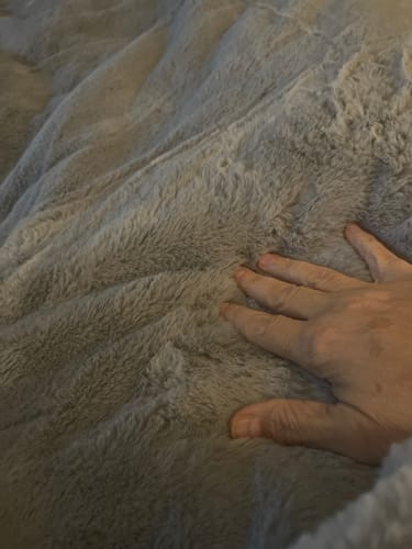 Customer photo review of CYRA Long Velvet Bedding Set