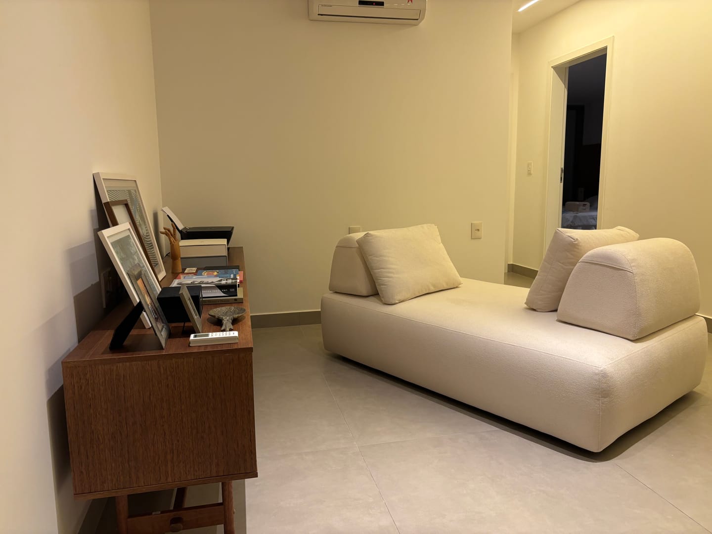 Customer photo review of Sofá Chaise Ilha Gardi - 1,70m