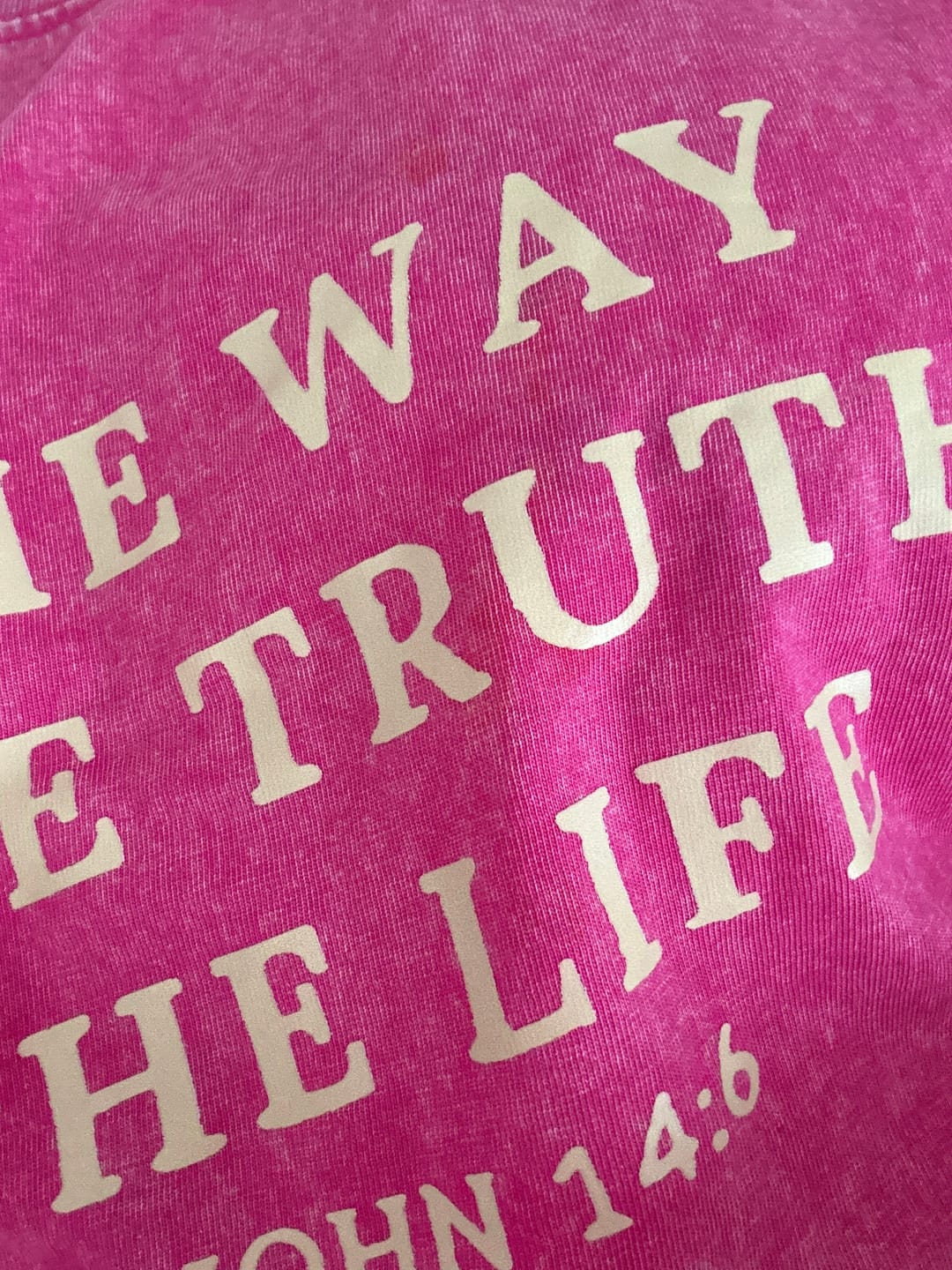 Customer photo review of Christianartworkshop Jesus ist der Weg, die Wahrheit, das Leben – Johannes 14,6 (Gewaschenes T-Shirt)