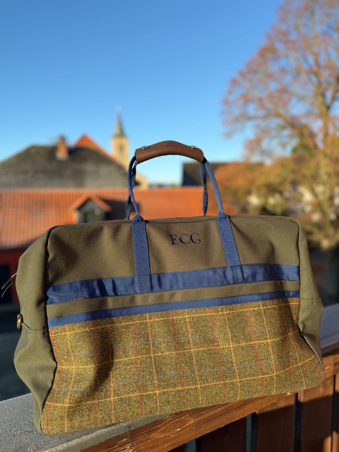 Customer photo review of Weekender TWEED khaki & navy