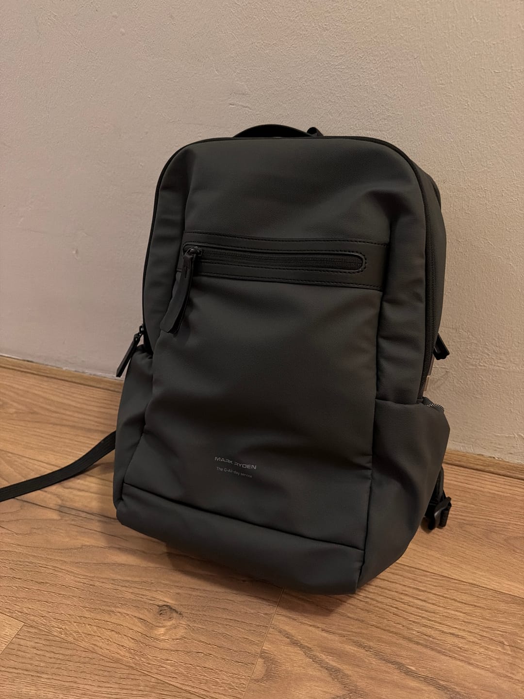 Customer photo review of UrbanFlex Lite: Lightweight Backpack with Separate Computer Compartment Designed for Business