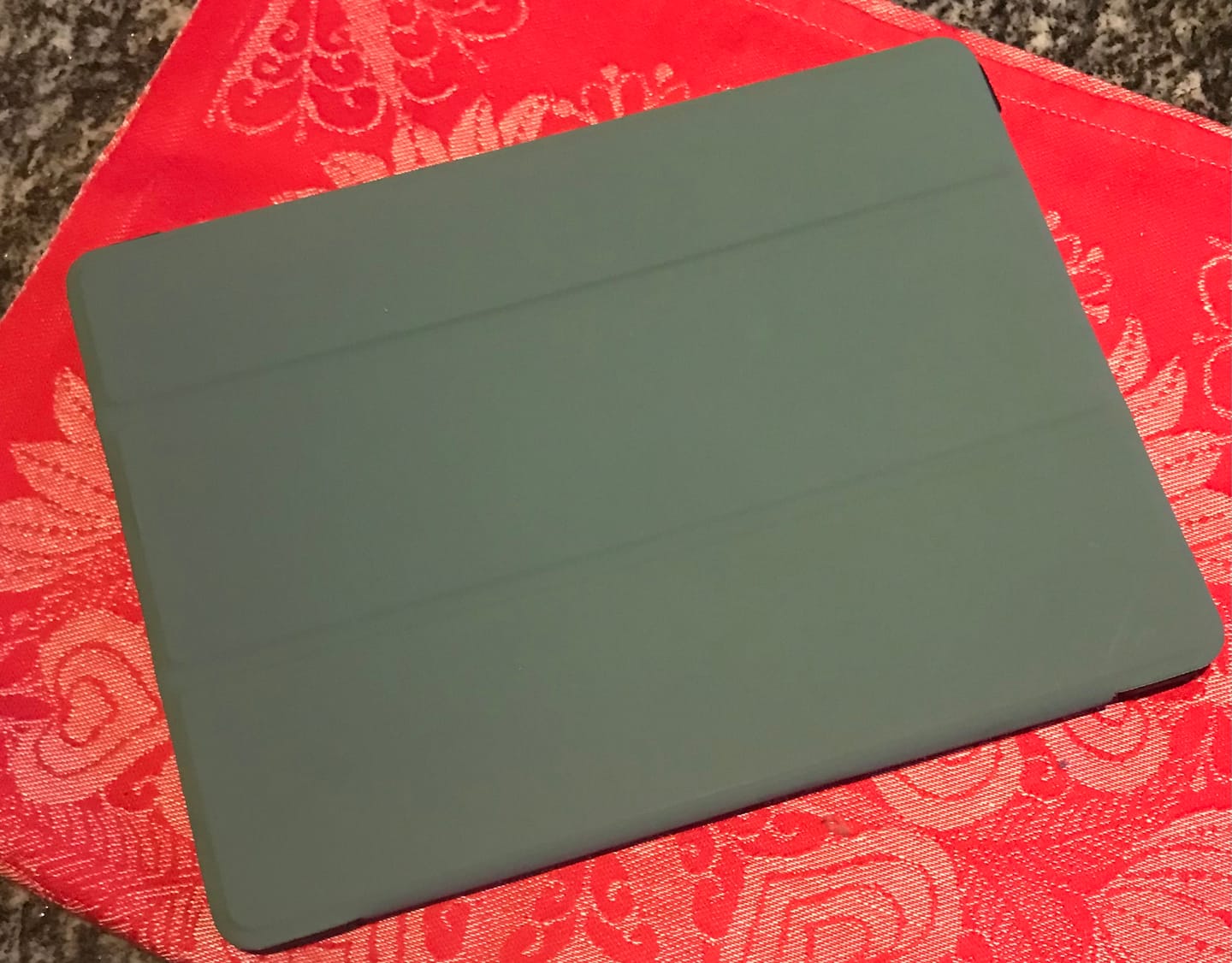 Customer photo review of iPad 9.7 / Air 2 / Air - Tri-fold Smart Leder Case
