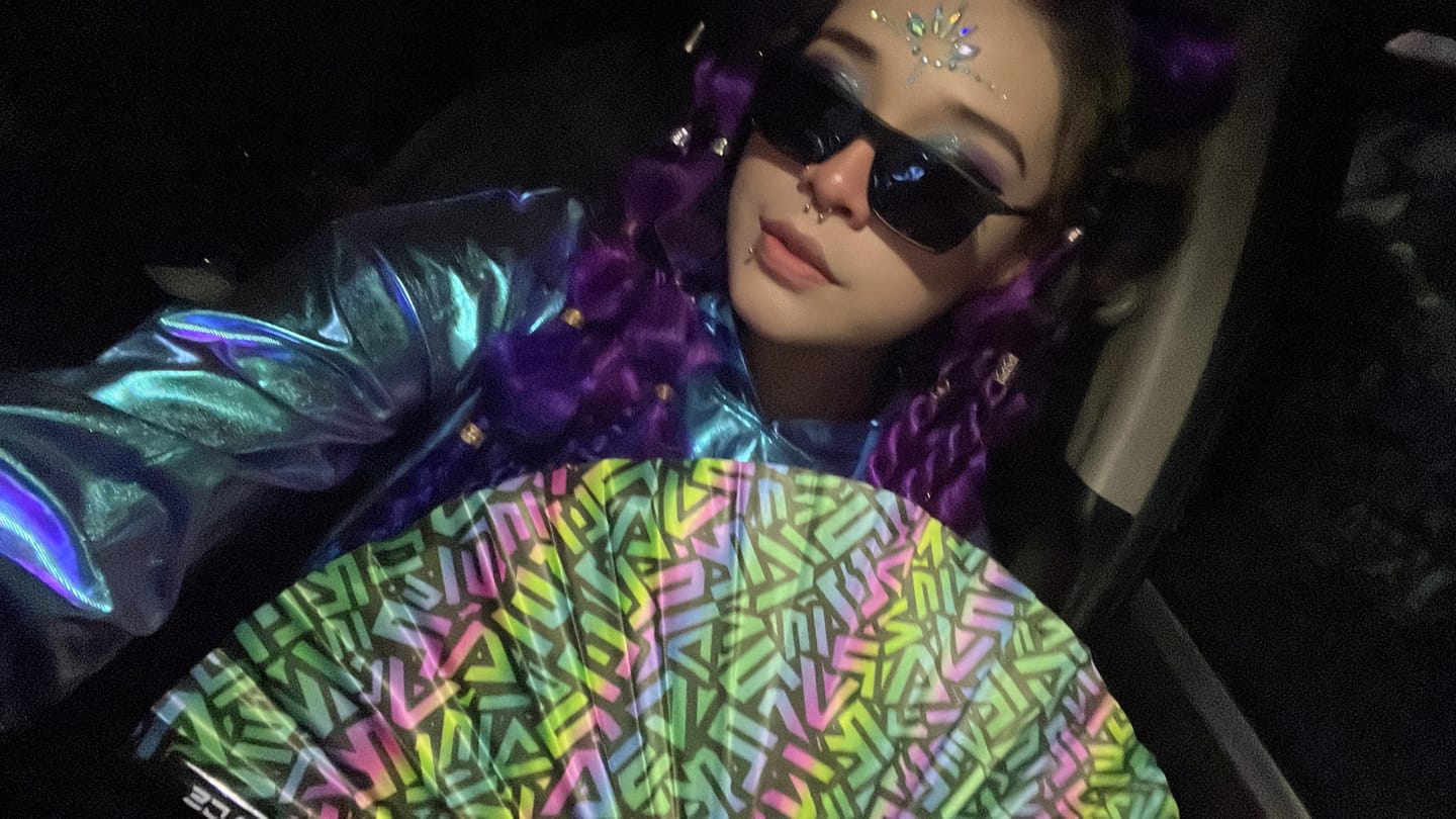 Customer photo review of Prisma Royale Rave Fan