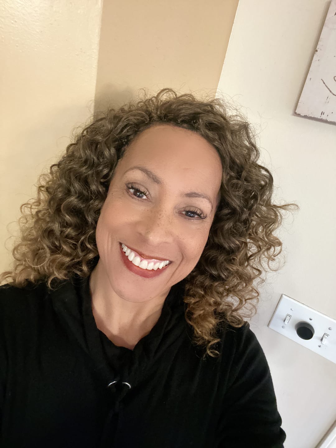 Customer photo review of Bobbi Boss African Roots Crochet Braid - BRAZILIAN FRENCH WAVE 10"