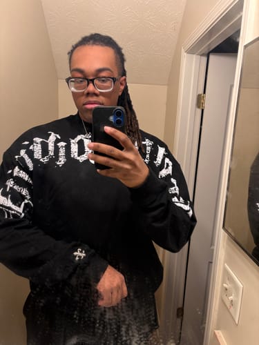 Customer photo review of Elegant Oversized Premium Crewneck [VOID BLACK]