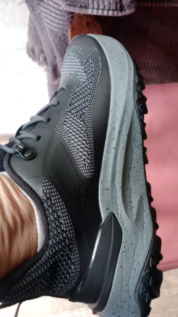 Customer photo review of Zapatillas Timberland Mujer Motion Access Low Lace Negro Trekking