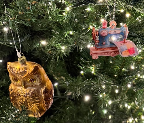 Customer photo review of Personalized Vintage Sewing Machine Acrylic Ornament With Name - For Christmas Seamstress Mom & Grandma's Holiday Gift
