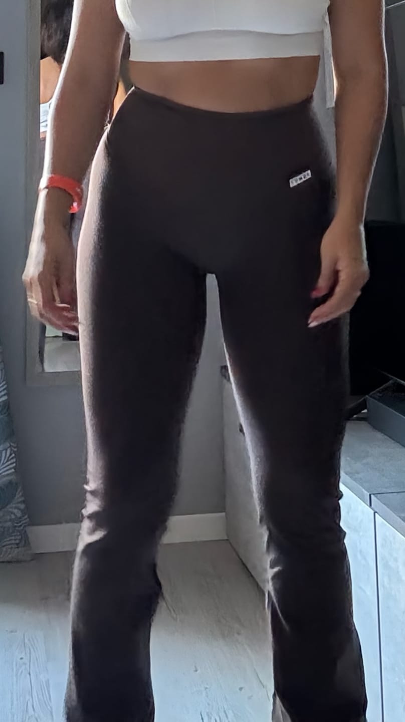 Customer photo review of Leggings a Zampa di Elefante Bitter Chocolate