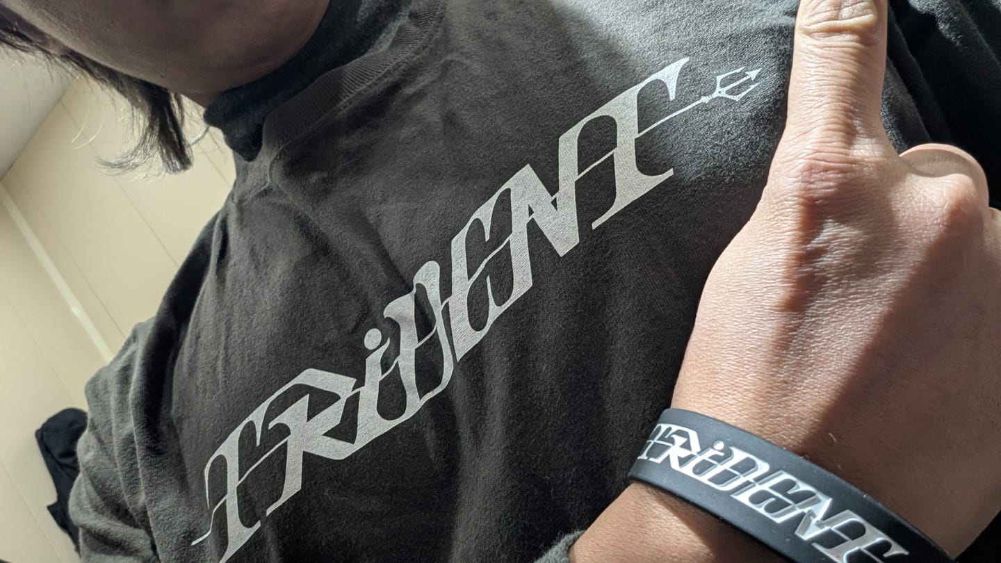 Customer photo review of TRiDENT New Logo Tee (Sumi)