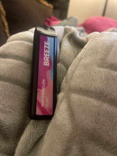Customer photo review of Breeze Pro Disposable Vape