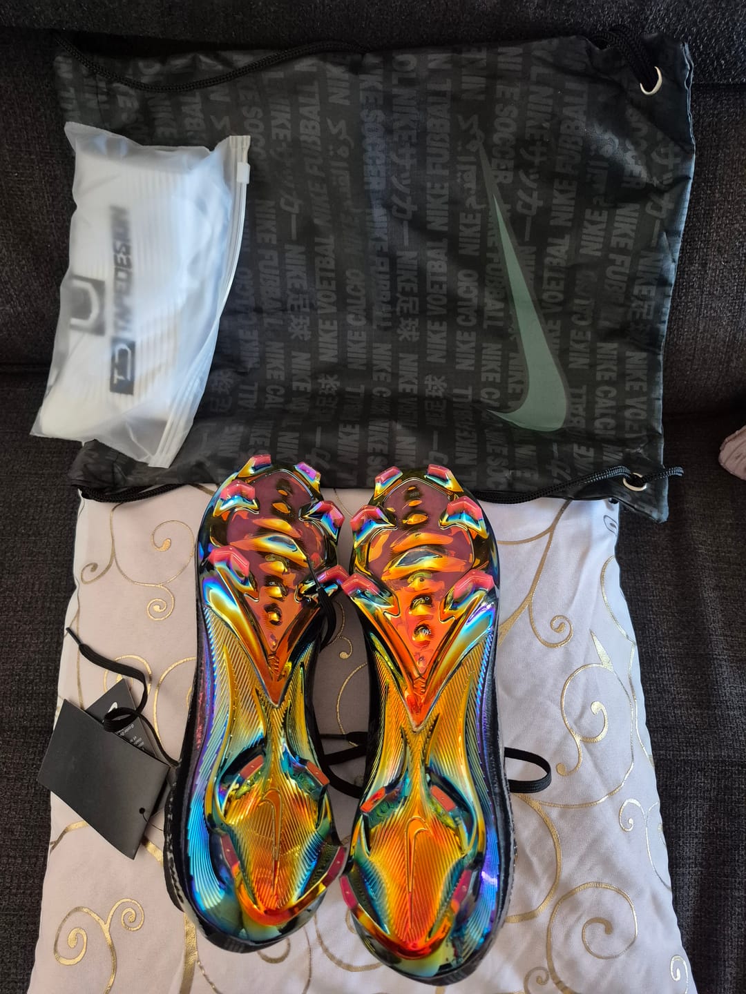 Customer photo review of Mercurial Superfly 10 Elite FG Cosmic Speed Noir