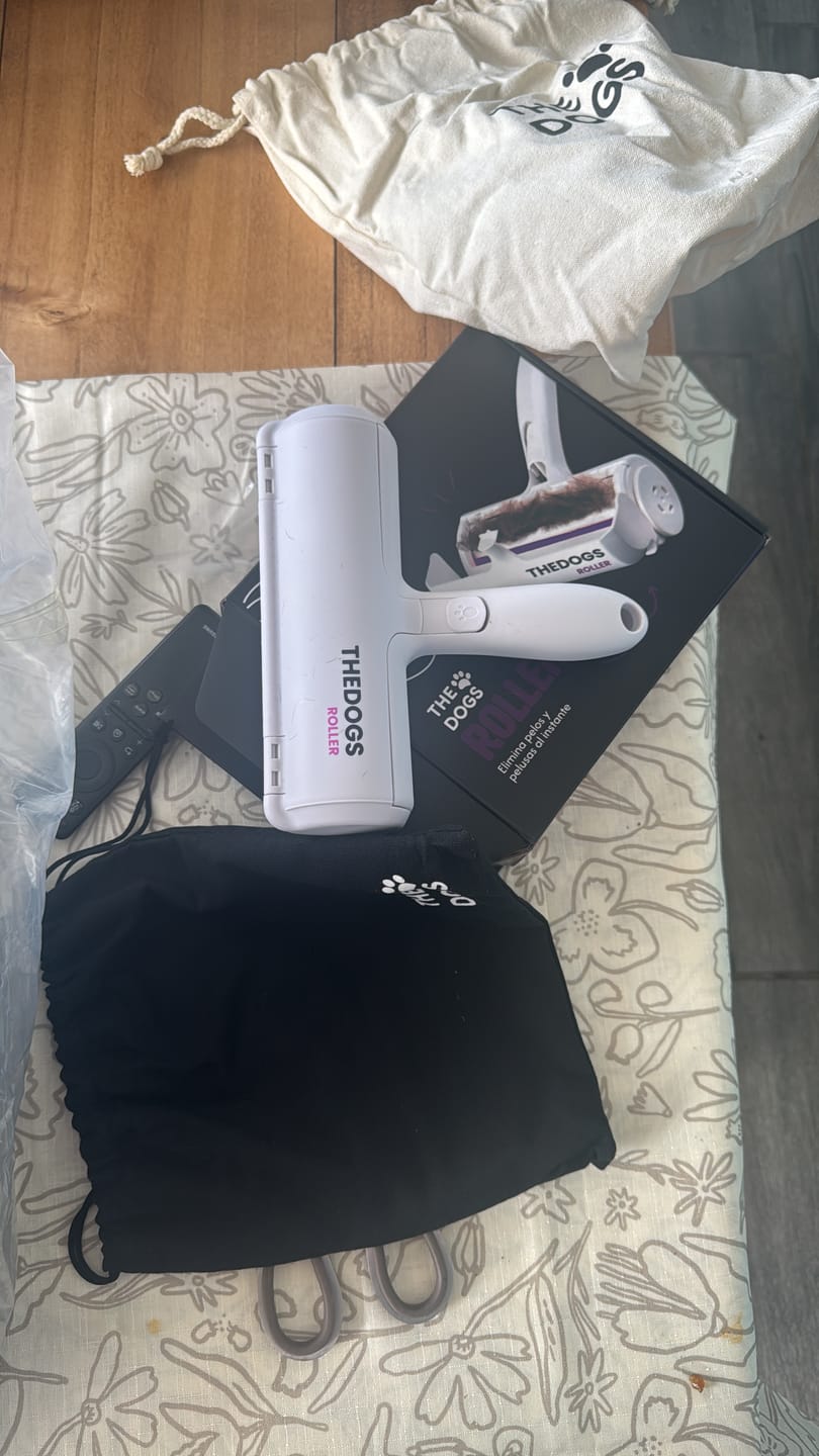 Customer photo review of Roller Pelo fuera, telas intactas. THE DOGS