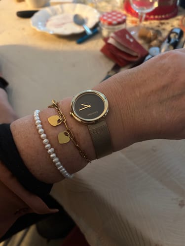 Customer photo review of Bracelet avec pendentifs cœur personnalisés
