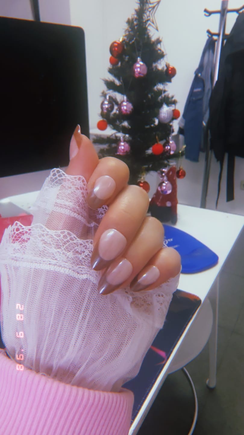 Customer photo review of Calm Reflection - Short Almond - 30 Adet Takma Tırnak