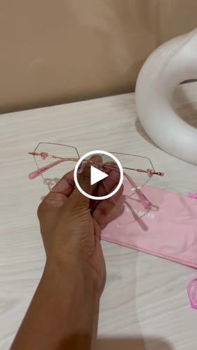 Customer video review of Diamond Eyeglasses