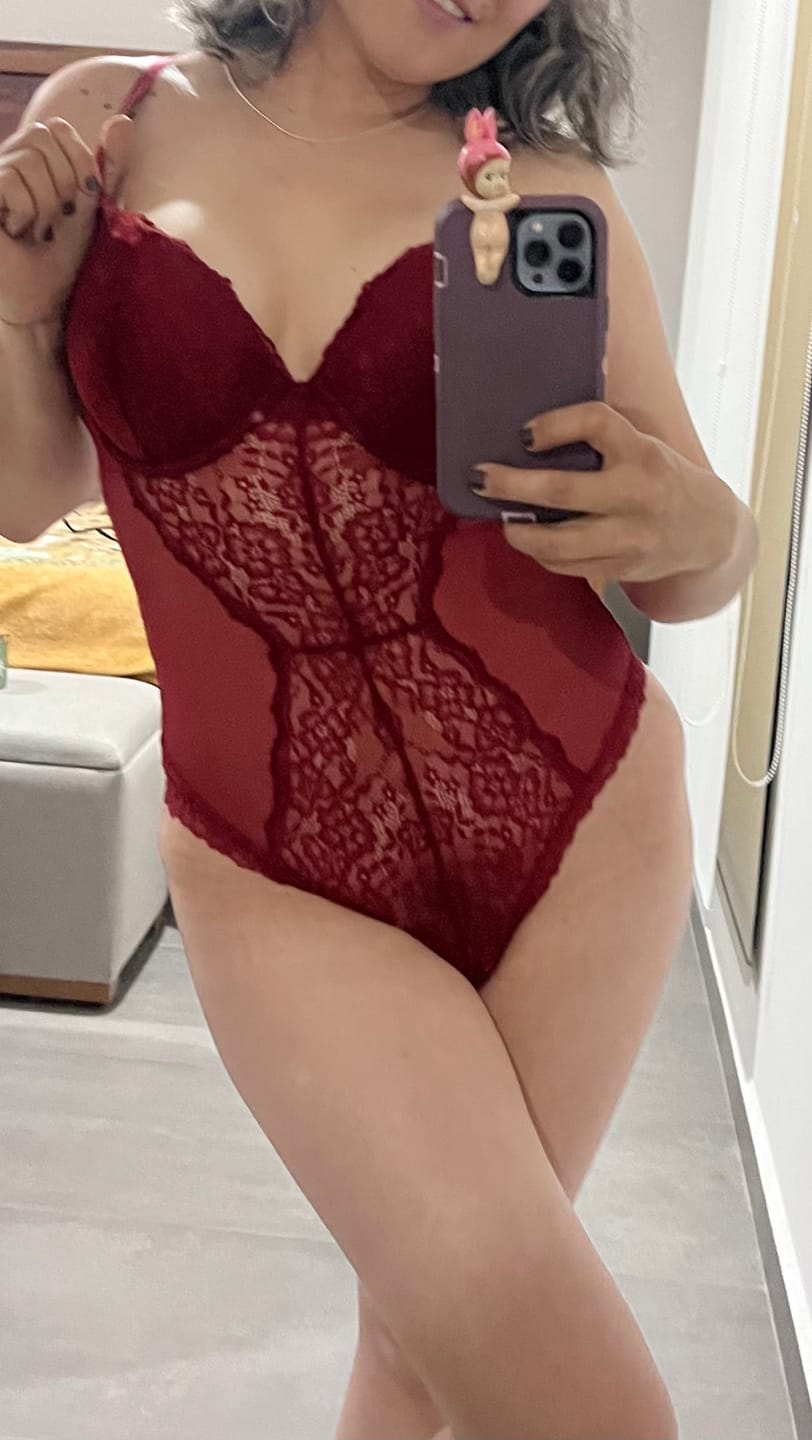 Customer photo review of Just Black Body de encaje negro Ajustable