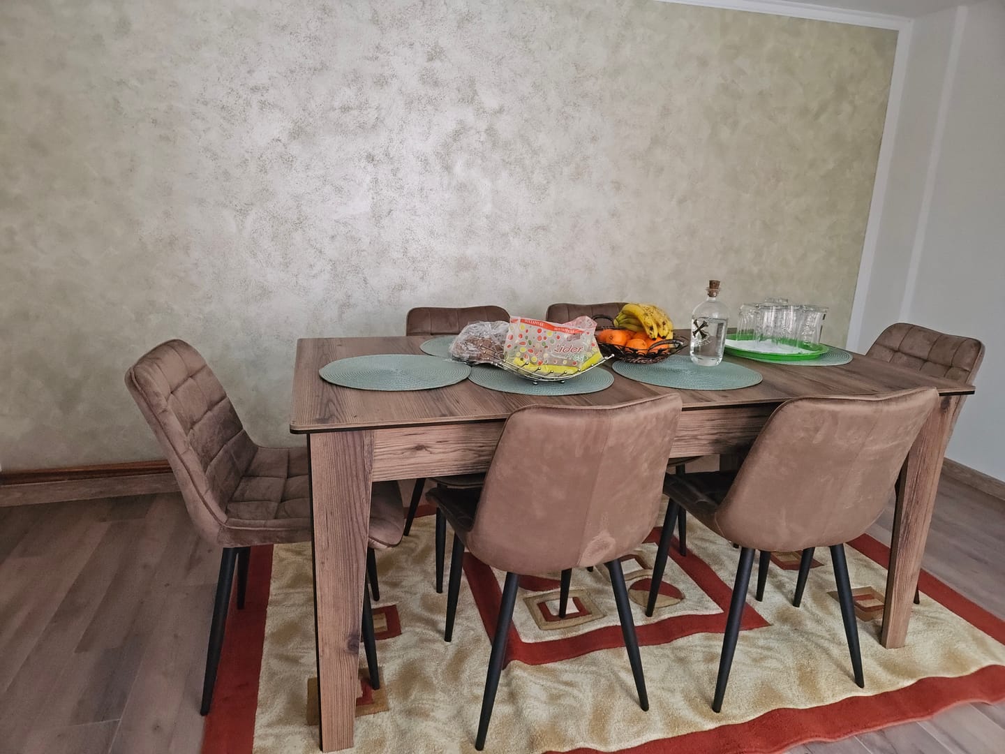 Customer photo review of Scaun K580, bej - HLR 11, stofa catifelata/otel, 51x61x85 cm
