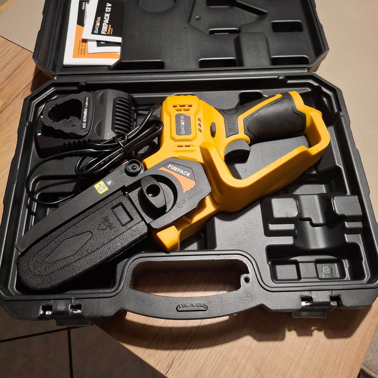 Customer photo review of 18V Nexxsaw Compact Cordless Chainsaw V2 - Incl. 2.0Ah Battery and 2.4A Charger